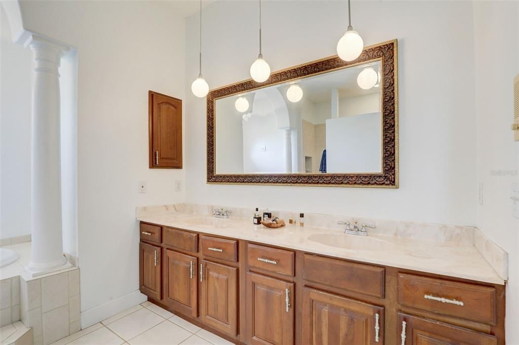 For Rent: $6,500 (4 beds, 4 baths, 3400 Square Feet)