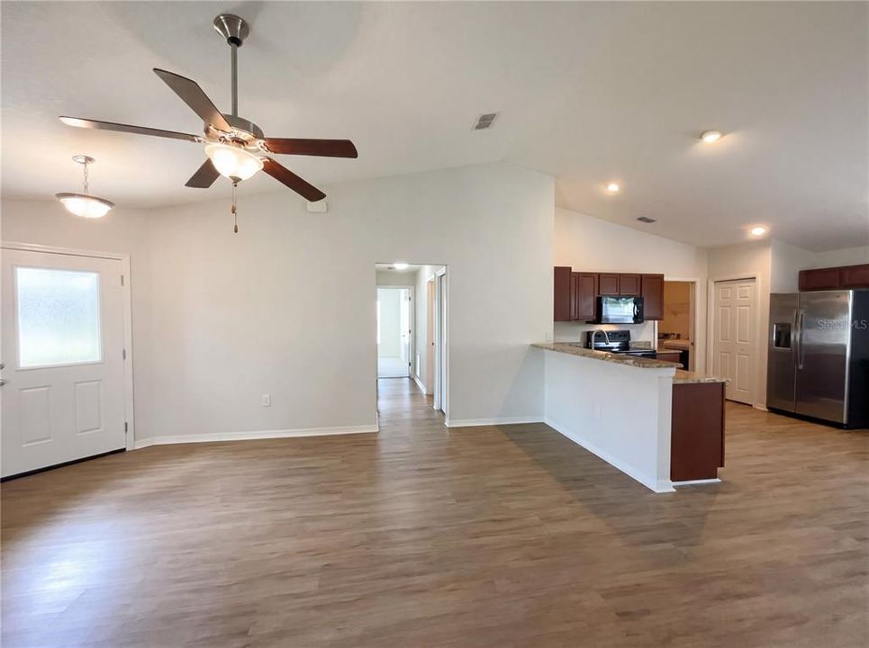 For Sale: $342,000 (3 beds, 2 baths, 1480 Square Feet)