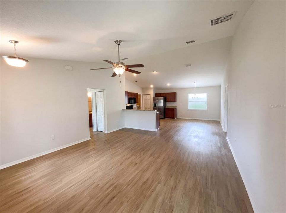For Sale: $342,000 (3 beds, 2 baths, 1480 Square Feet)