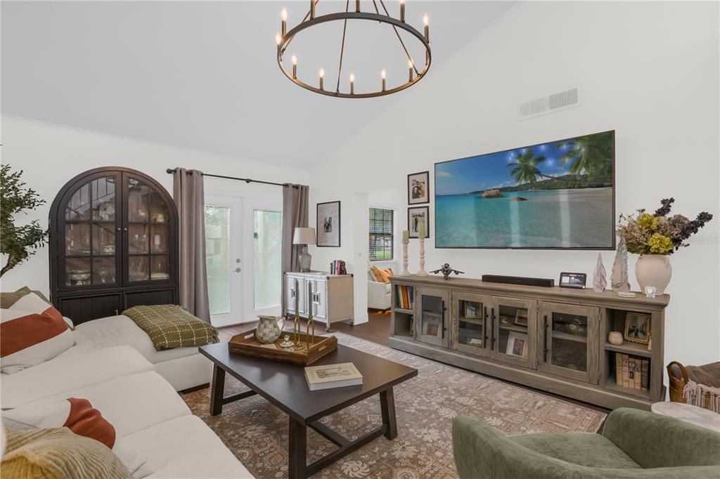 Active With Contract: $360,000 (3 beds, 3 baths, 1889 Square Feet)