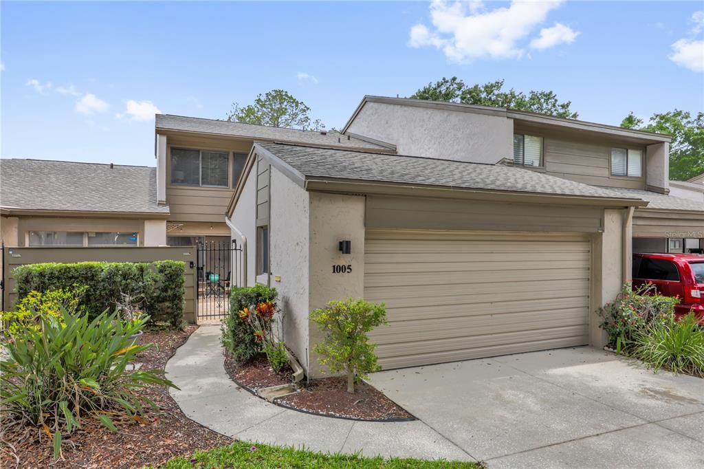 Active With Contract: $360,000 (3 beds, 3 baths, 1889 Square Feet)