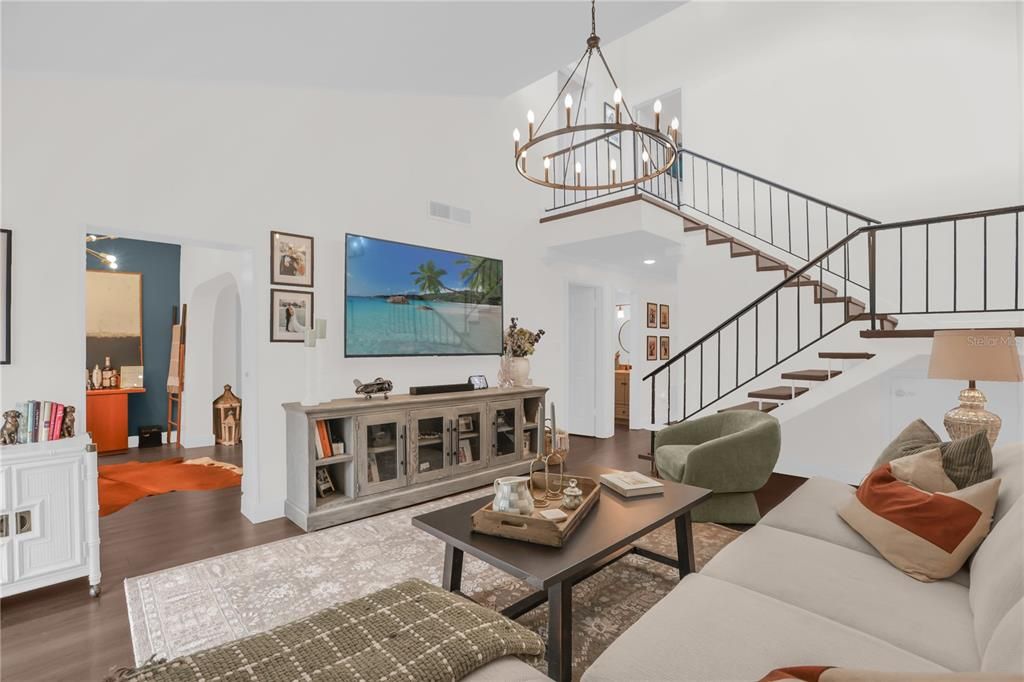 Active With Contract: $360,000 (3 beds, 3 baths, 1889 Square Feet)