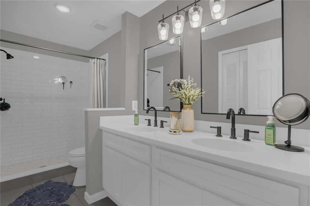 Active With Contract: $360,000 (3 beds, 3 baths, 1889 Square Feet)