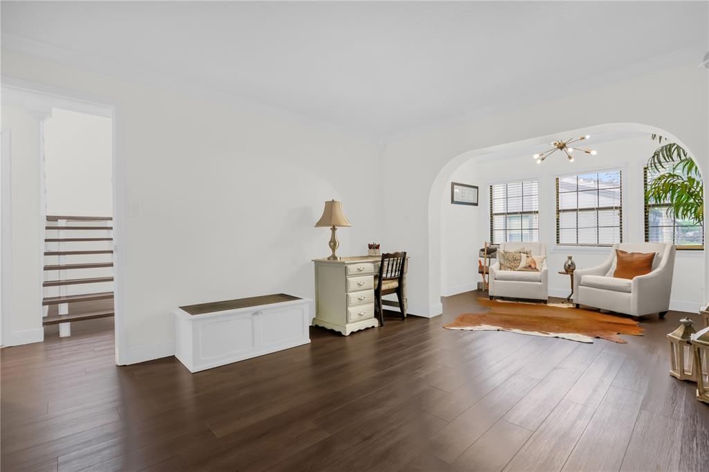 Active With Contract: $360,000 (3 beds, 3 baths, 1889 Square Feet)