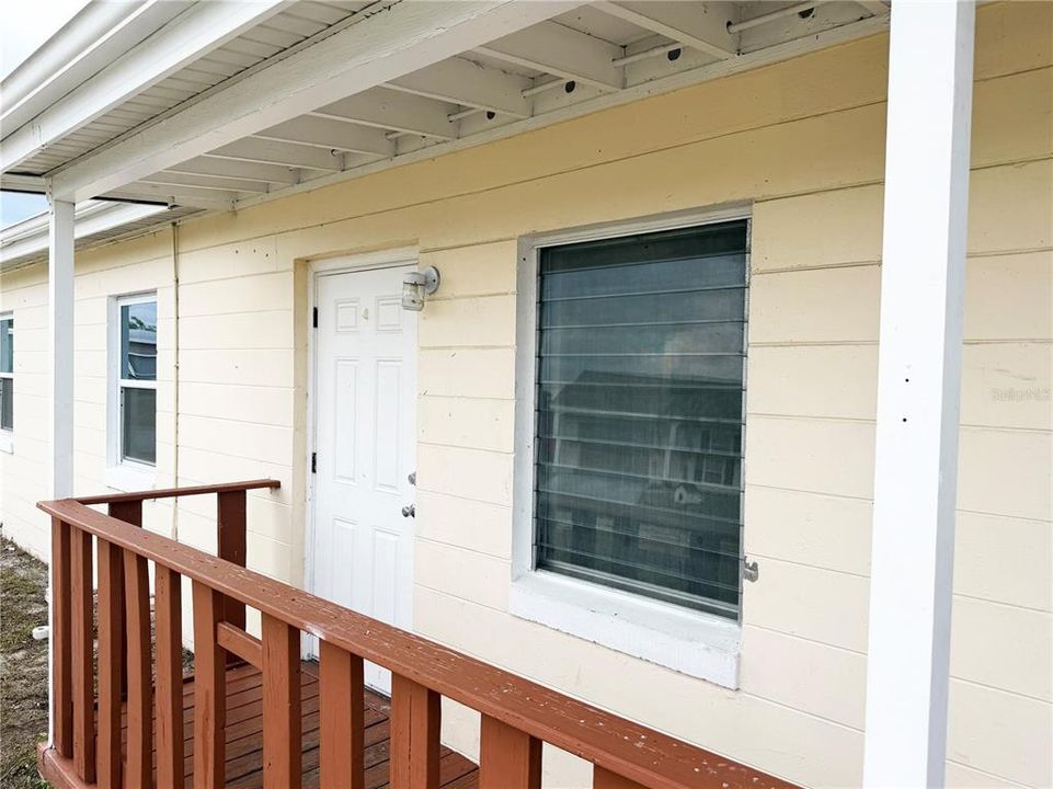 For Sale: $175,000 (3 beds, 1 baths, 828 Square Feet)