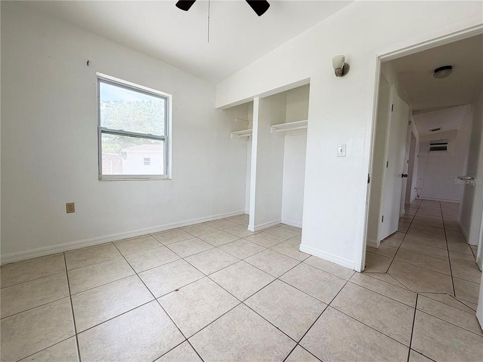 For Sale: $175,000 (3 beds, 1 baths, 828 Square Feet)