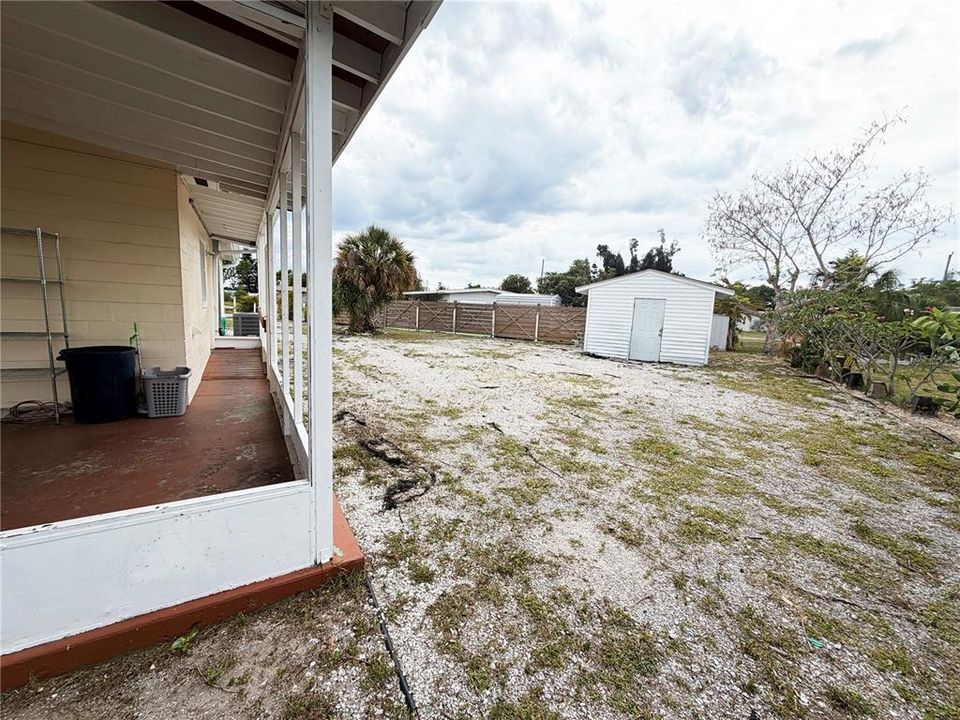 For Sale: $175,000 (3 beds, 1 baths, 828 Square Feet)