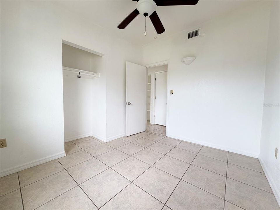 For Sale: $175,000 (3 beds, 1 baths, 828 Square Feet)