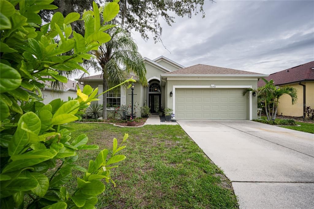 For Sale: $329,000 (3 beds, 2 baths, 1552 Square Feet)