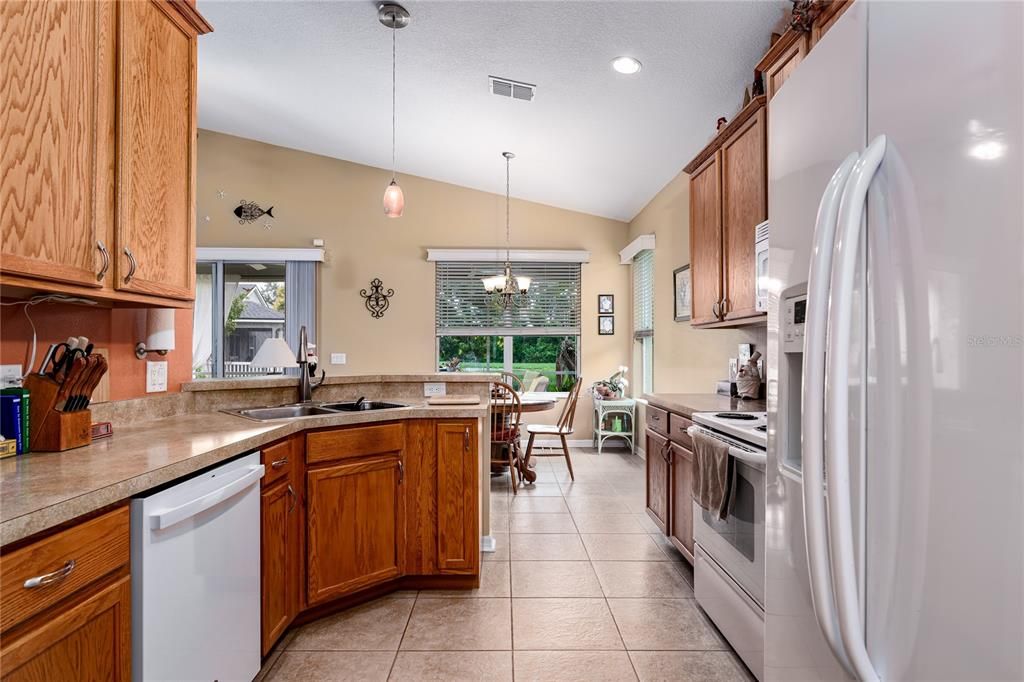 For Sale: $329,000 (3 beds, 2 baths, 1552 Square Feet)