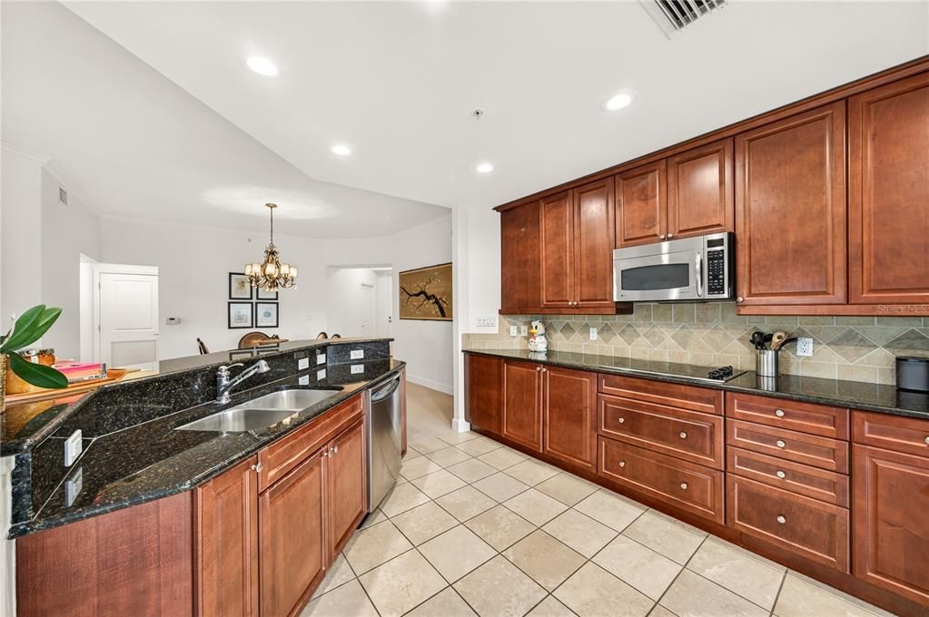 For Sale: $795,000 (3 beds, 2 baths, 1882 Square Feet)