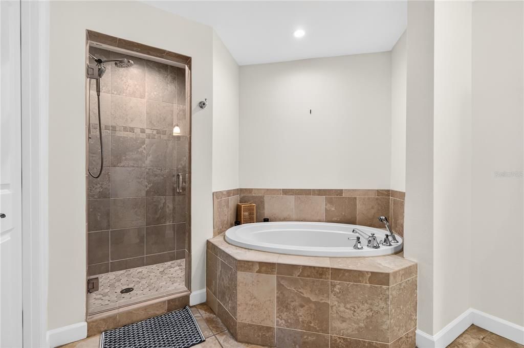 For Sale: $795,000 (3 beds, 2 baths, 1882 Square Feet)