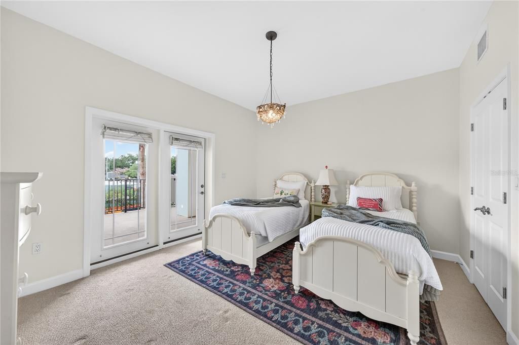 For Sale: $795,000 (3 beds, 2 baths, 1882 Square Feet)