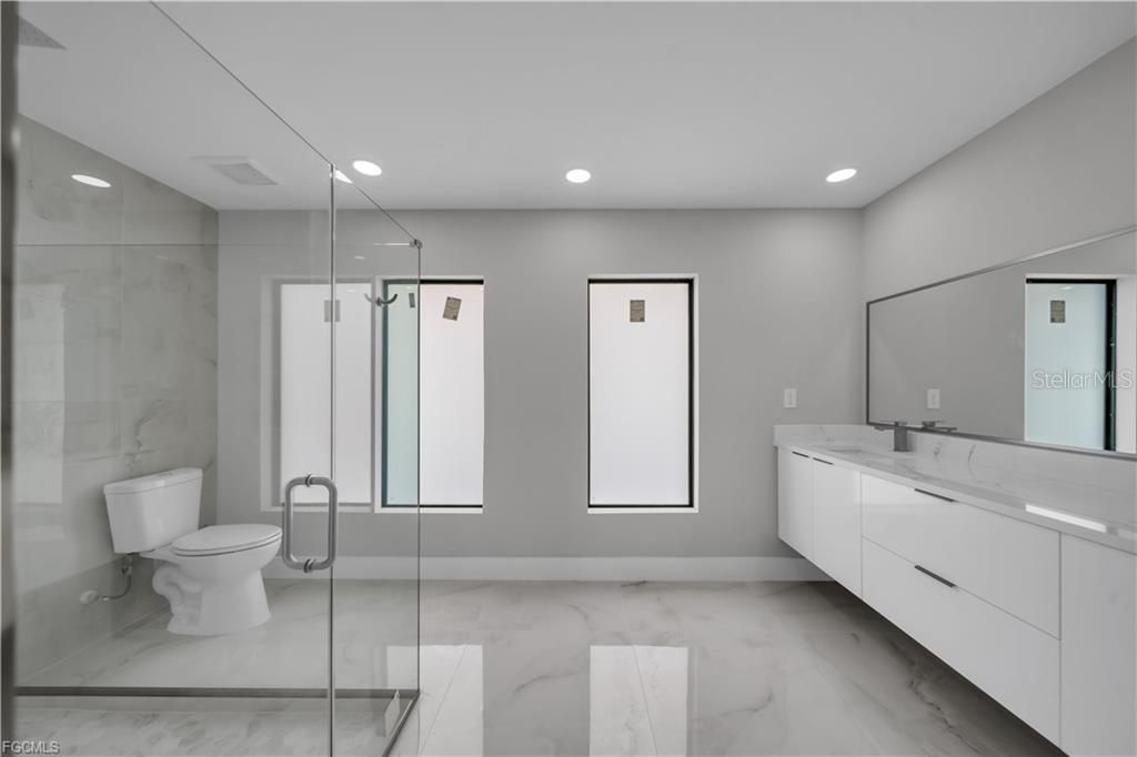 For Sale: $355,000 (3 beds, 2 baths, 1629 Square Feet)