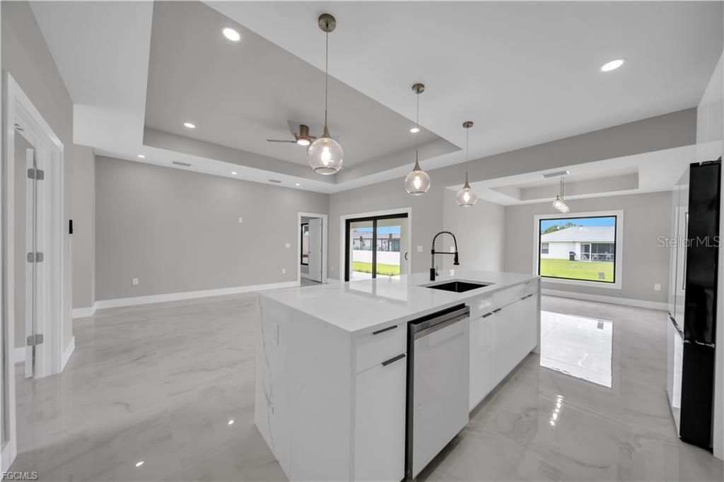 For Sale: $355,000 (3 beds, 2 baths, 1629 Square Feet)