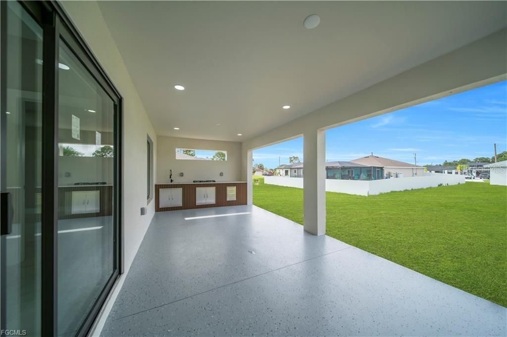 For Sale: $355,000 (3 beds, 2 baths, 1629 Square Feet)