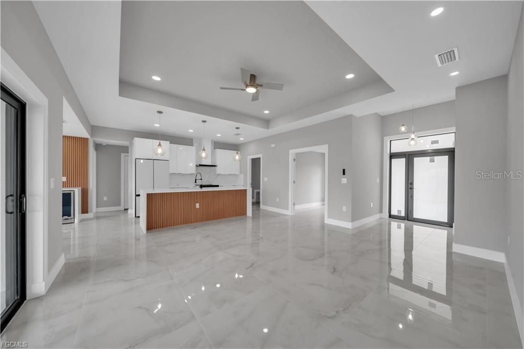 For Sale: $355,000 (3 beds, 2 baths, 1629 Square Feet)