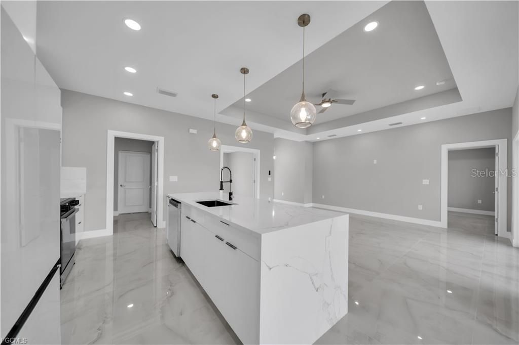For Sale: $355,000 (3 beds, 2 baths, 1629 Square Feet)