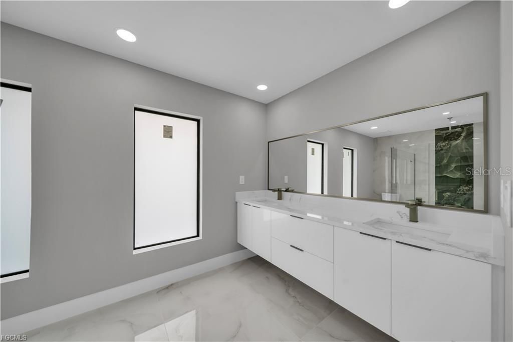 For Sale: $355,000 (3 beds, 2 baths, 1629 Square Feet)