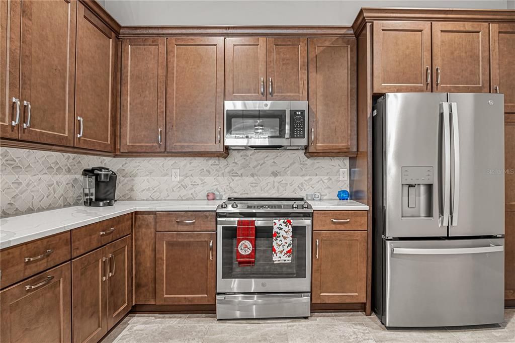For Sale: $374,900 (2 beds, 2 baths, 1510 Square Feet)