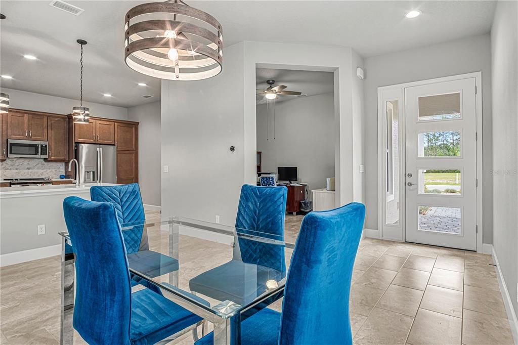 For Sale: $374,900 (2 beds, 2 baths, 1510 Square Feet)