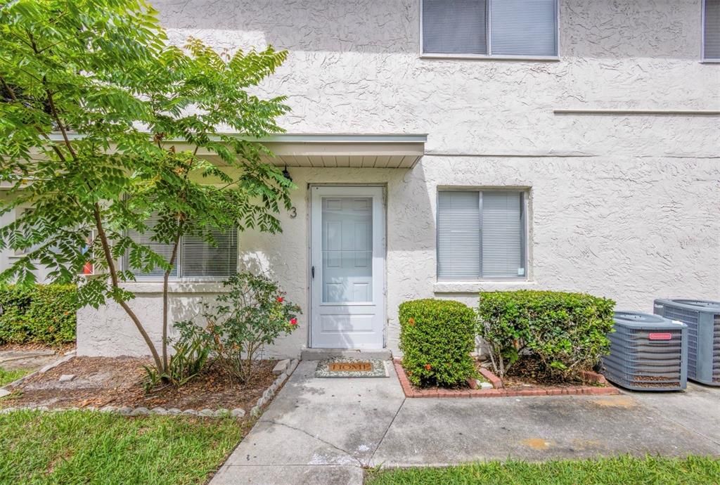For Sale: $140,000 (2 beds, 1 baths, 898 Square Feet)