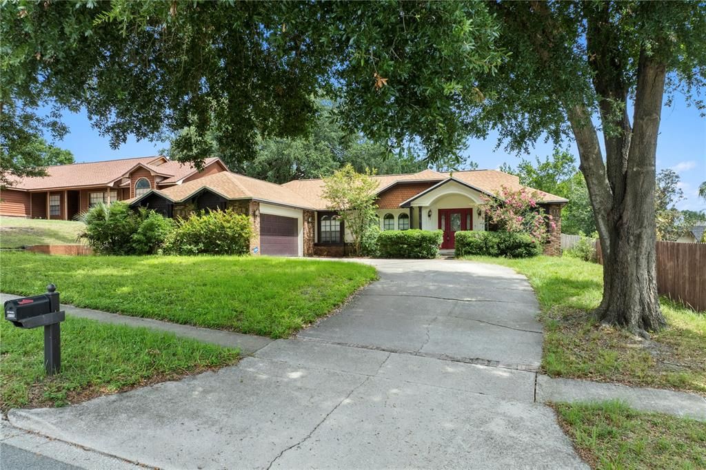 For Sale: $400,000 (3 beds, 2 baths, 1840 Square Feet)
