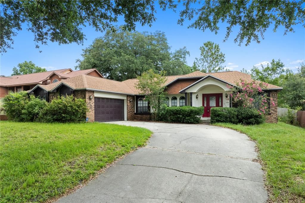 For Sale: $400,000 (3 beds, 2 baths, 1840 Square Feet)
