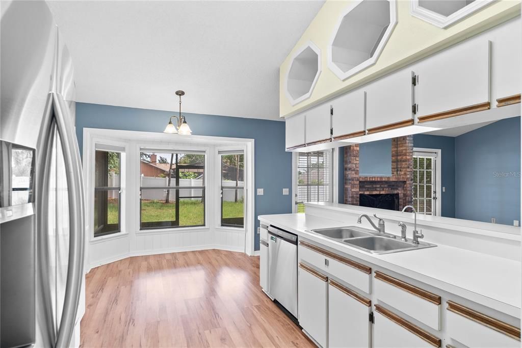 For Sale: $400,000 (3 beds, 2 baths, 1840 Square Feet)