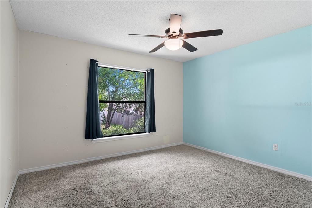 For Sale: $400,000 (3 beds, 2 baths, 1840 Square Feet)