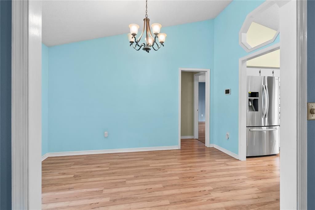 For Sale: $400,000 (3 beds, 2 baths, 1840 Square Feet)