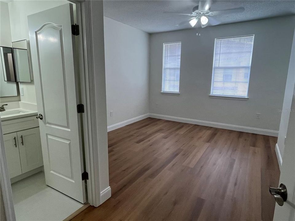 For Rent: $2,400 (3 beds, 2 baths, 1396 Square Feet)