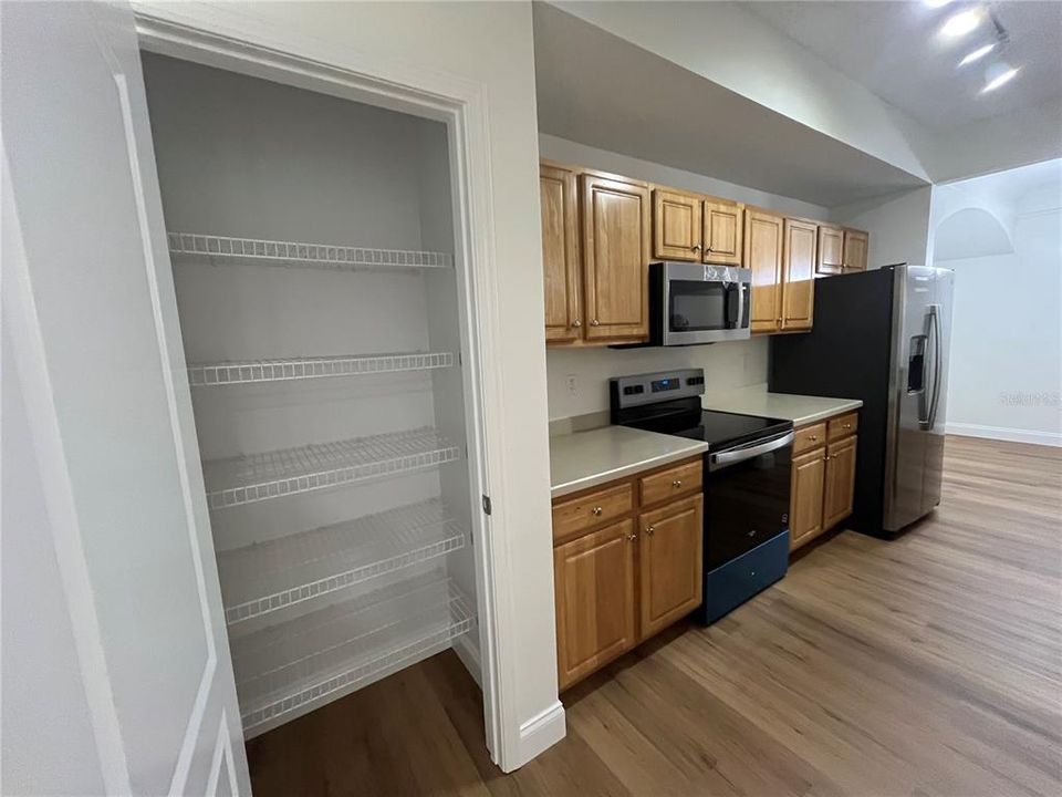 For Rent: $2,400 (3 beds, 2 baths, 1396 Square Feet)