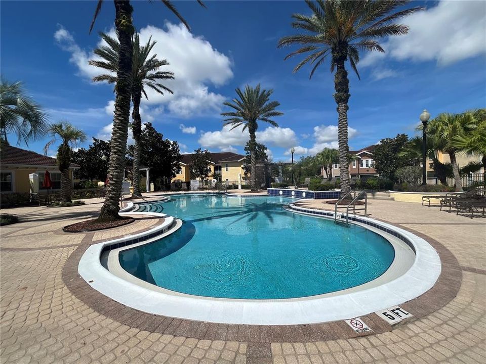 For Rent: $2,400 (3 beds, 2 baths, 1396 Square Feet)