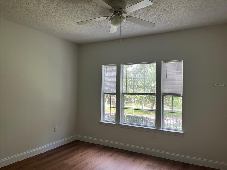 For Rent: $2,400 (3 beds, 2 baths, 1396 Square Feet)