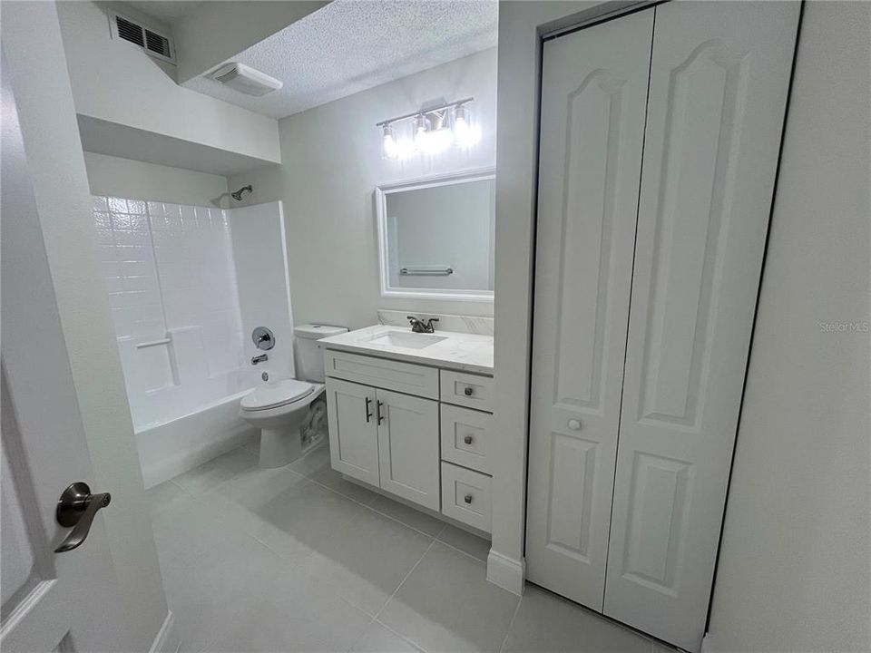 For Rent: $2,400 (3 beds, 2 baths, 1396 Square Feet)