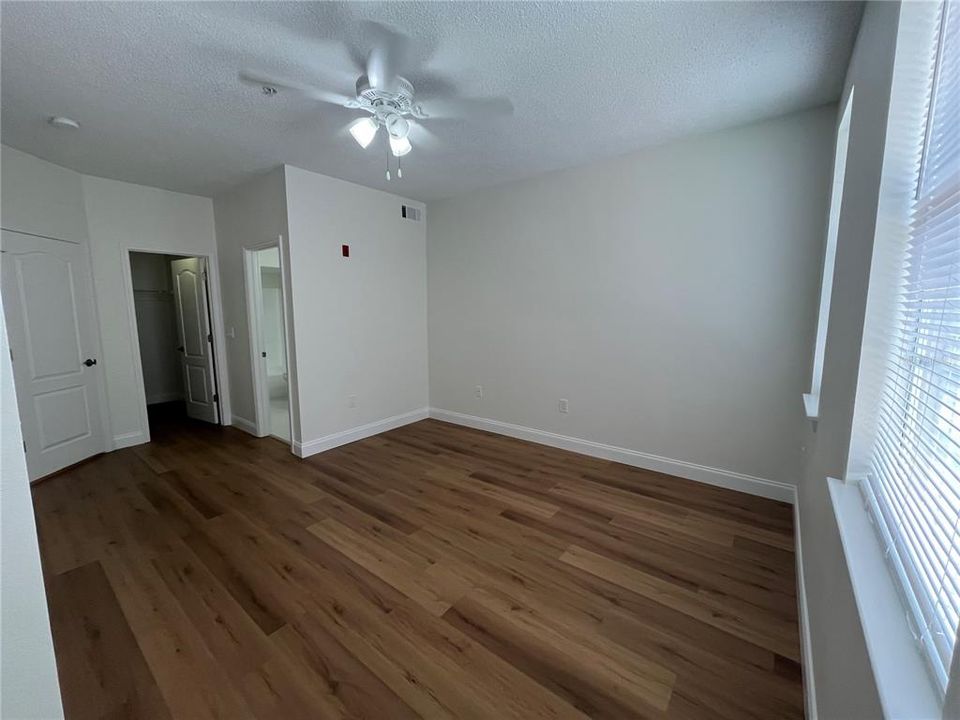 For Rent: $2,400 (3 beds, 2 baths, 1396 Square Feet)