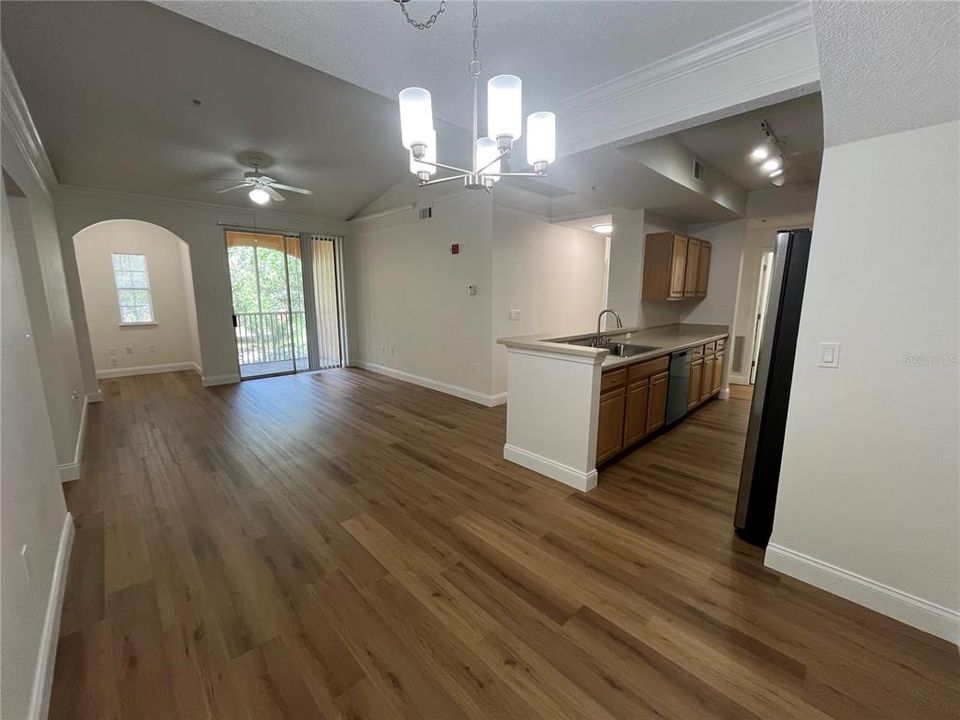 For Rent: $2,400 (3 beds, 2 baths, 1396 Square Feet)