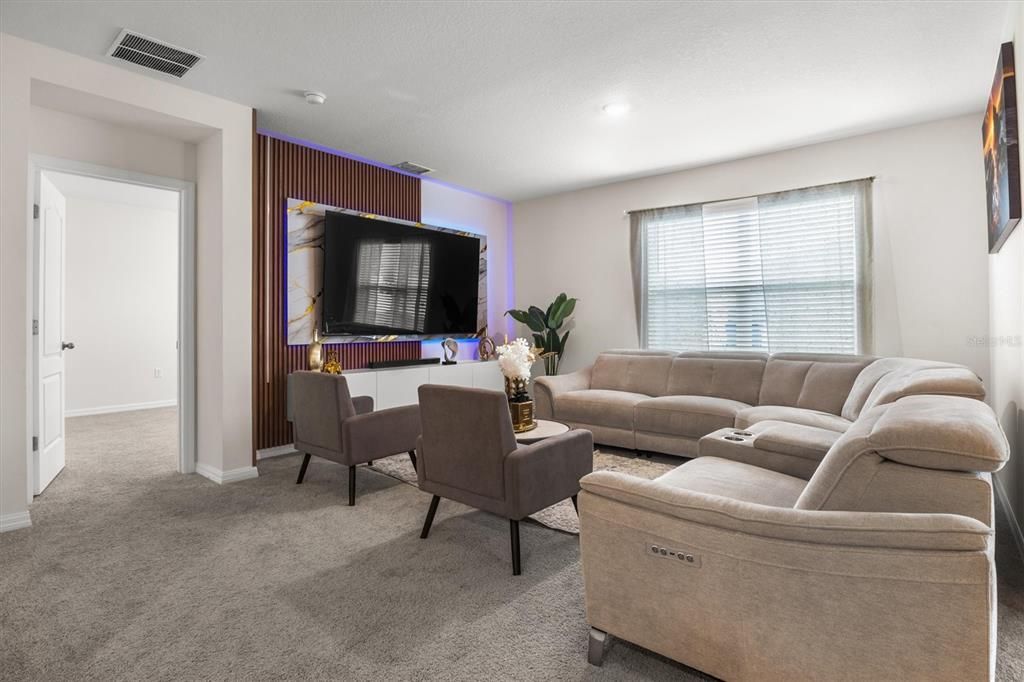 For Sale: $329,000 (4 beds, 2 baths, 1867 Square Feet)