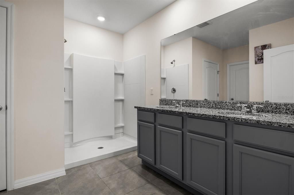 For Sale: $329,000 (4 beds, 2 baths, 1867 Square Feet)