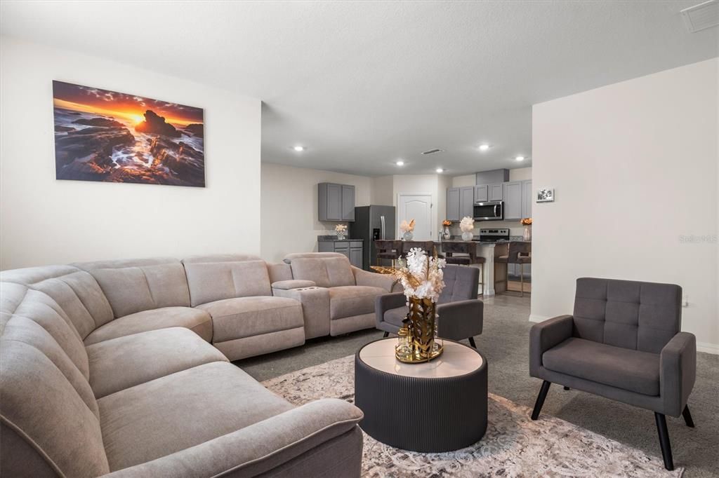 For Sale: $329,000 (4 beds, 2 baths, 1867 Square Feet)