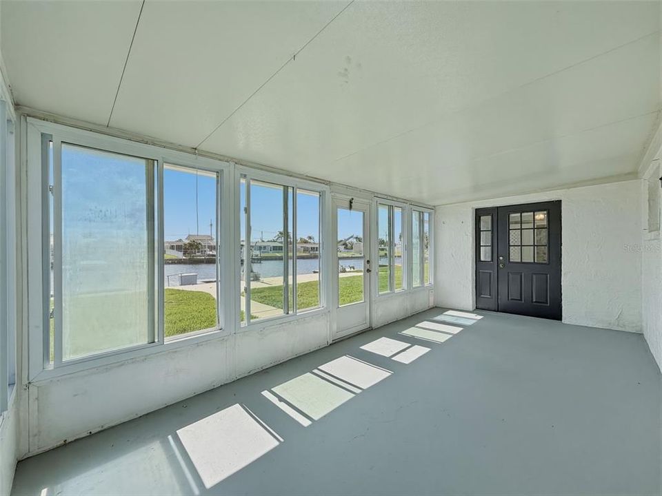 For Sale: $365,000 (2 beds, 1 baths, 1192 Square Feet)