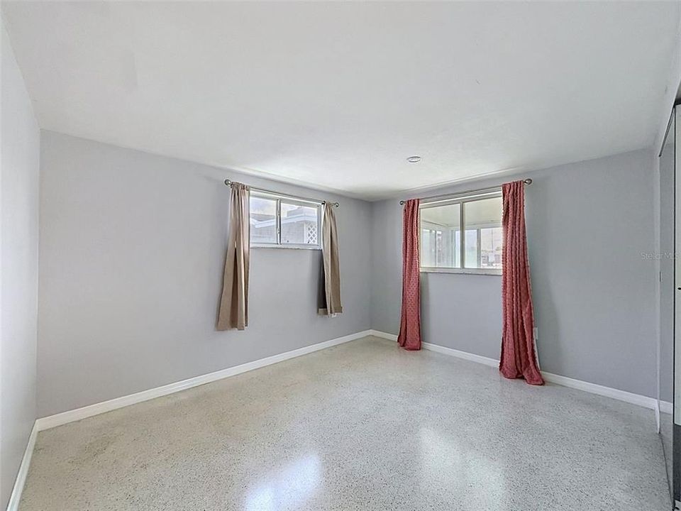 For Sale: $365,000 (2 beds, 1 baths, 1192 Square Feet)