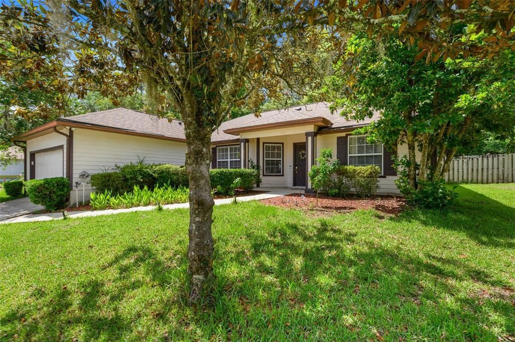 For Sale: $340,000 (3 beds, 2 baths, 1633 Square Feet)