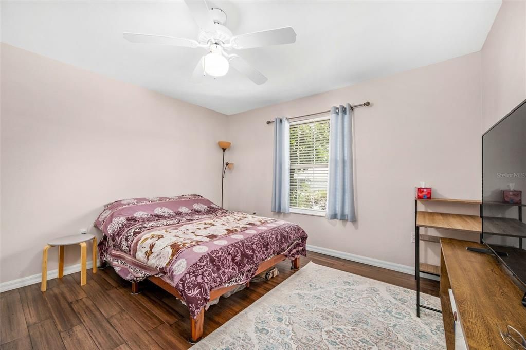 For Sale: $340,000 (3 beds, 2 baths, 1633 Square Feet)
