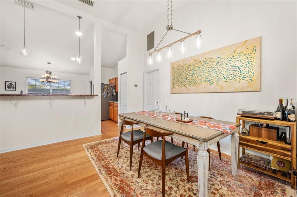 For Sale: $340,000 (3 beds, 2 baths, 1633 Square Feet)