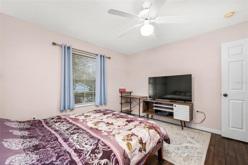 For Sale: $340,000 (3 beds, 2 baths, 1633 Square Feet)