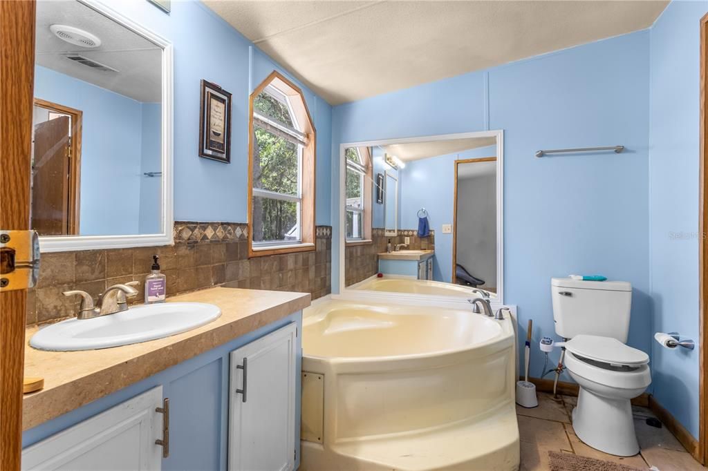 For Sale: $275,000 (3 beds, 3 baths, 1620 Square Feet)