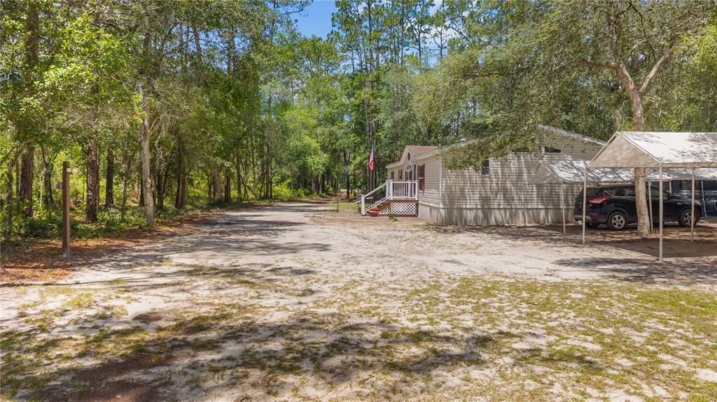 For Sale: $275,000 (3 beds, 3 baths, 1620 Square Feet)
