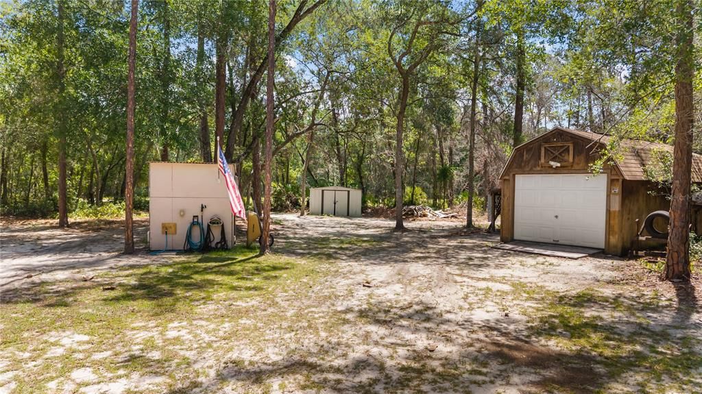 For Sale: $275,000 (3 beds, 3 baths, 1620 Square Feet)